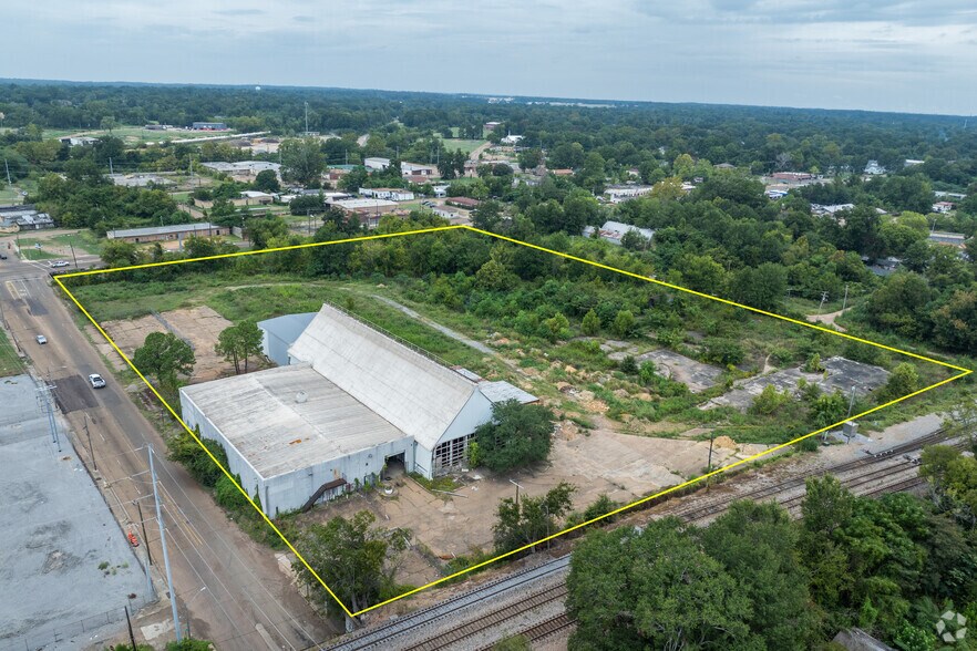 More Photos Of 300 W Monument St, Jackson Manufacturing For Sale