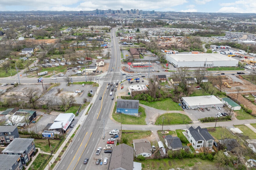 More Photos Of 2208 Dickerson Pike, Nashville Warehouse For Lease