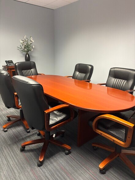 More Photos Of 8310 S Valley Hwy, Englewood Office For Lease