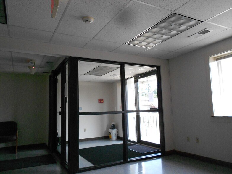 More Photos Of 1 Chips Ln, Fishkill Light Manufacturing For Lease