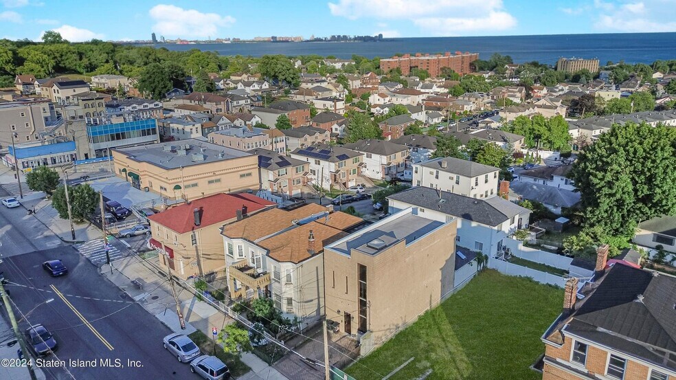 More Photos Of 144 Mcclean Ave, Staten Island Office For Lease