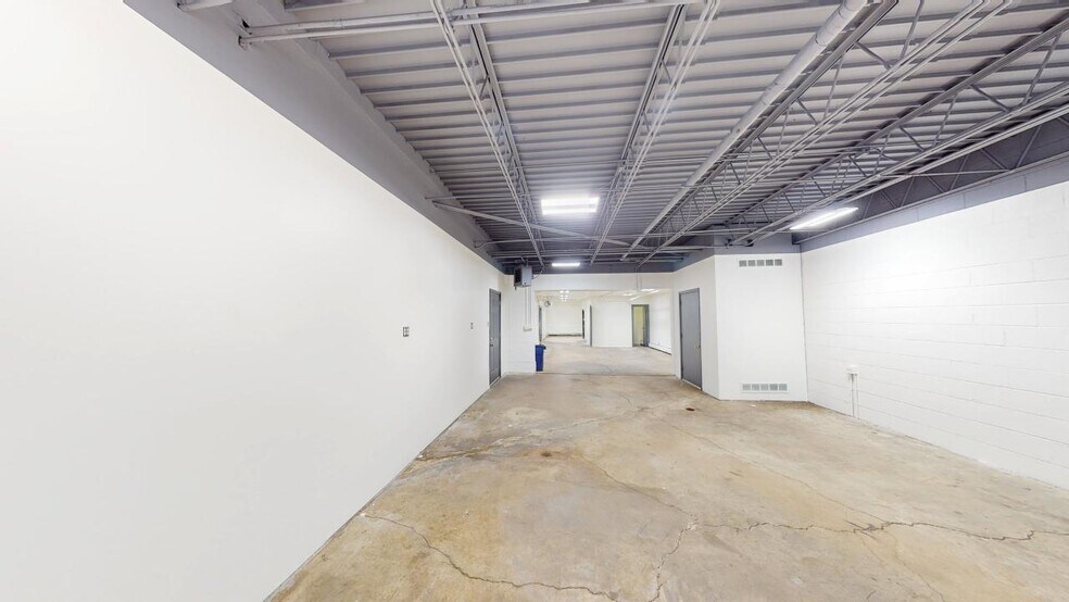 More Photos Of 50 E Palatine Rd, Palatine Storefront Retail Office For Lease