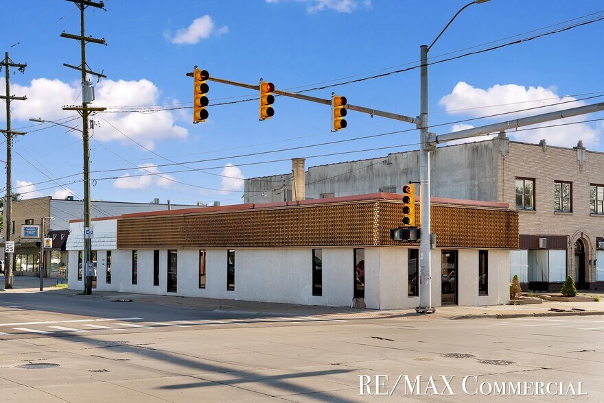 More Photos Of 2007 Eastern Ave SE, Grand Rapids Office For Sale
