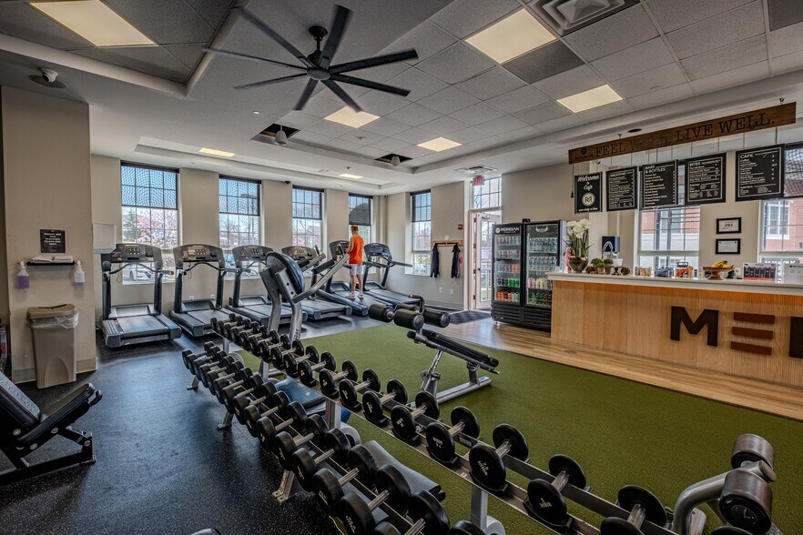 More Photos Of 105 Centennial St, La Plata Medical For Sale