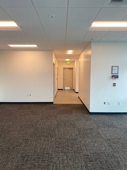 More Photos Of 900 Marlborough ave, Riverside Manufacturing For Lease