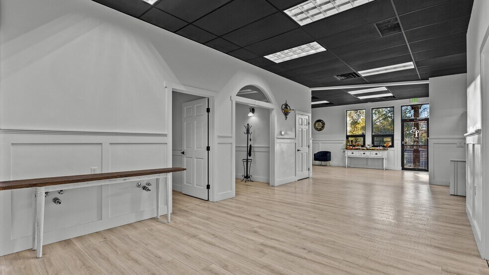 More Photos Of 450 West Ave, Rifle Office For Sale