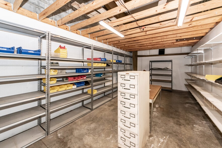 More Photos Of 2118 Cosgrove Ave, North Charleston Freestanding For Lease