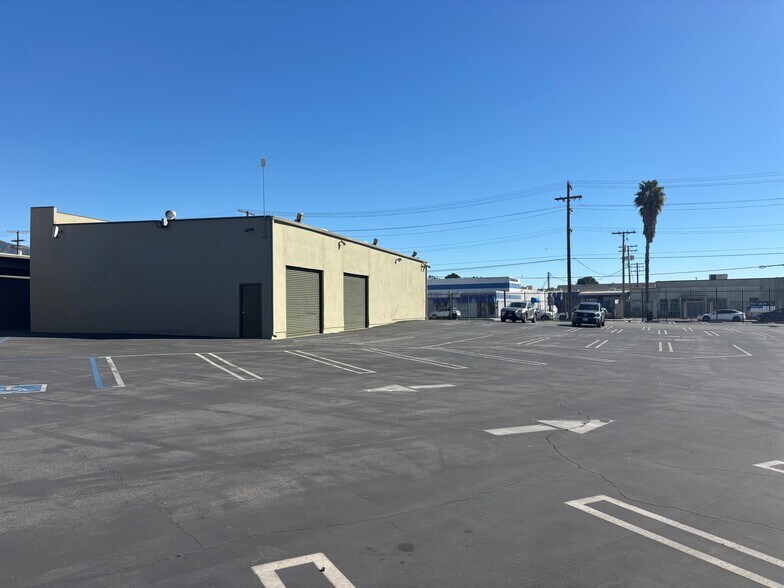 More Photos Of 157-159 W Providencia Ave, Burbank Warehouse For Lease