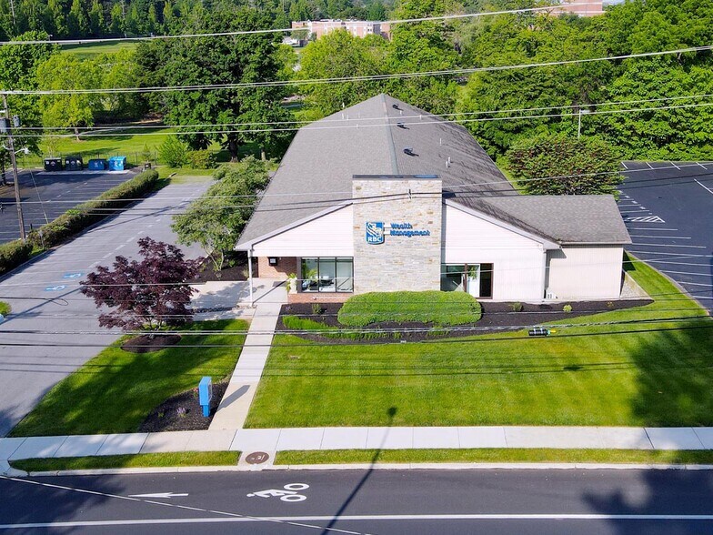 Primary Photo Of 912 S George St, York Medical For Lease