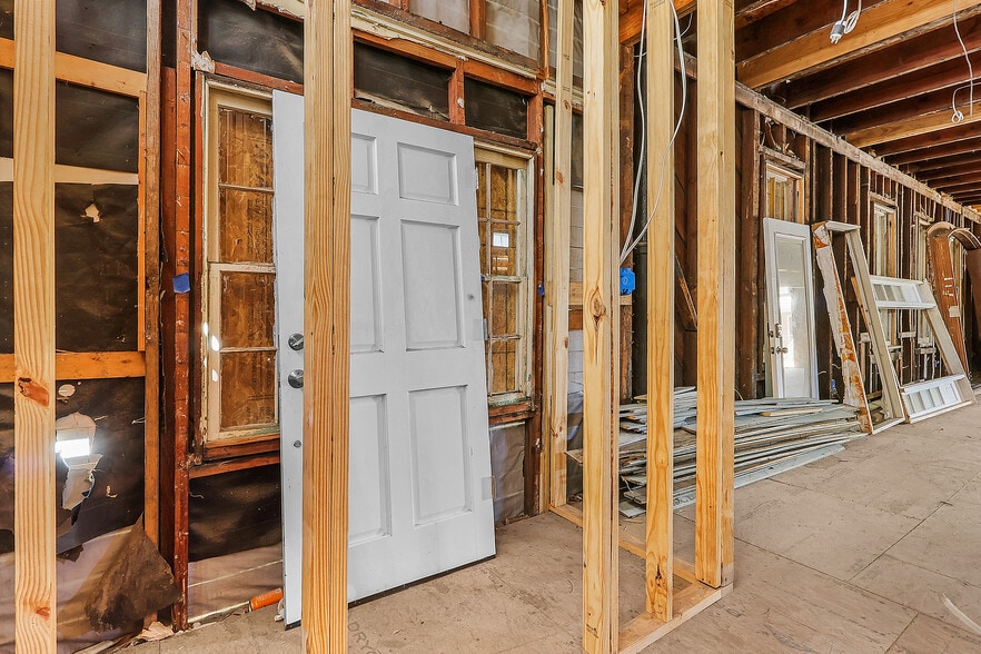 More Photos Of 423 W 42nd St, Savannah General Retail For Sale