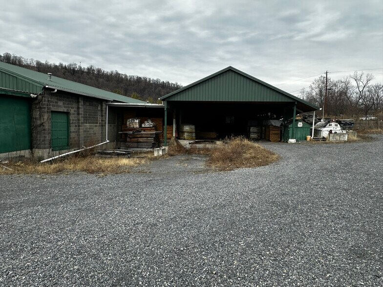 More Photos Of 215 W Elder St, Cumberland Land For Sale