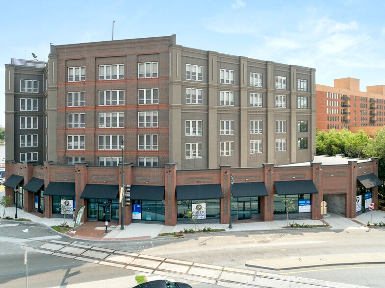 More Photos Of 620 E River St, Savannah Storefront For Lease