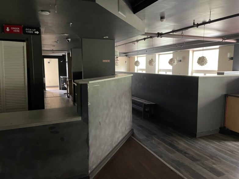 More Photos Of 726 University Ave, Syracuse Freestanding For Sale