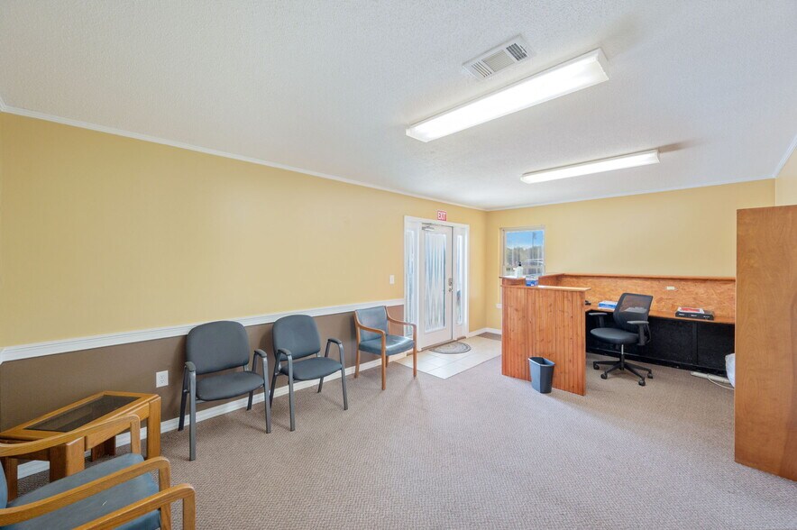 More Photos Of 1078 S Ferdon Blvd, Crestview Medical For Sale