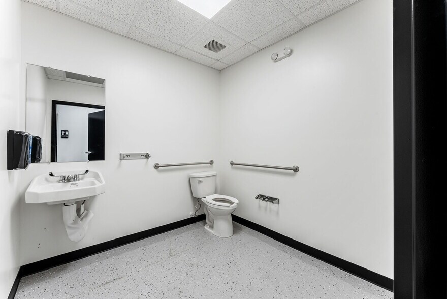 More Photos Of 10012 State Road 52, Hudson General Retail For Sale