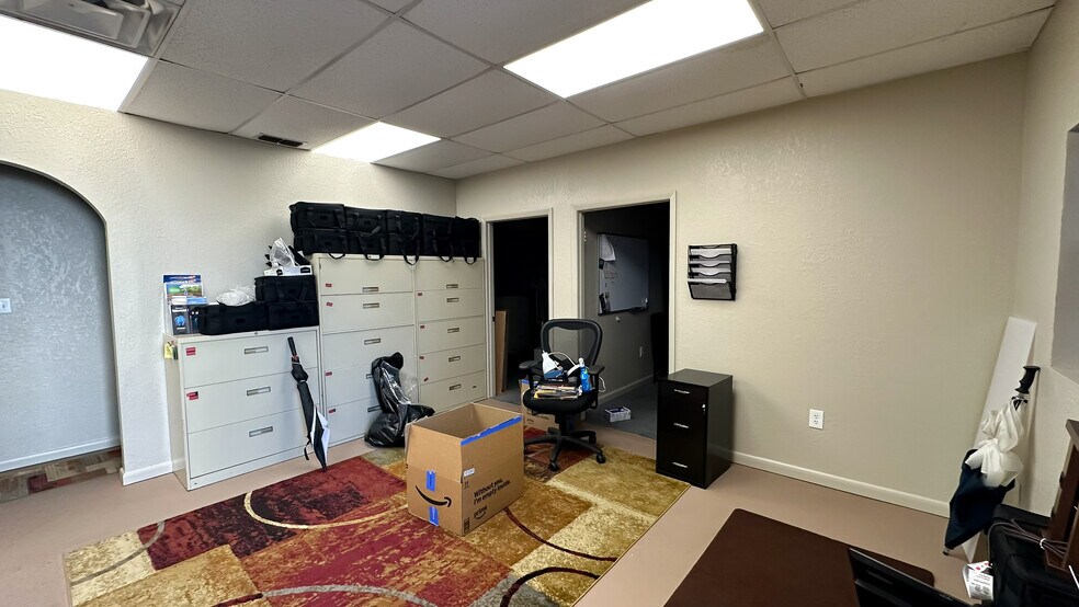 More Photos Of 3120-3126 Reynolds Rd, Lakeland Warehouse For Lease