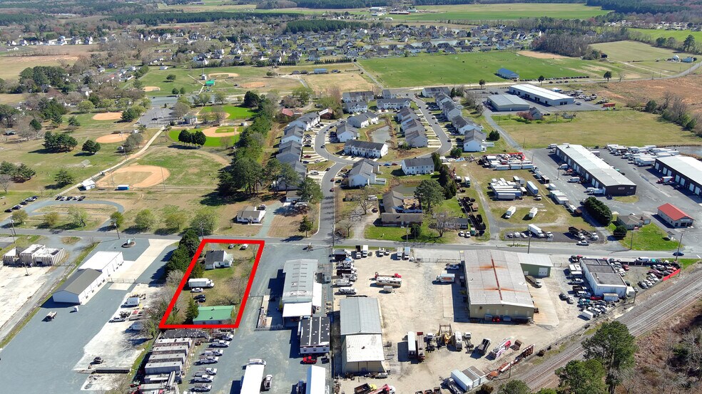 More Photos Of 300 S Division St, Fruitland Auto Repair For Lease