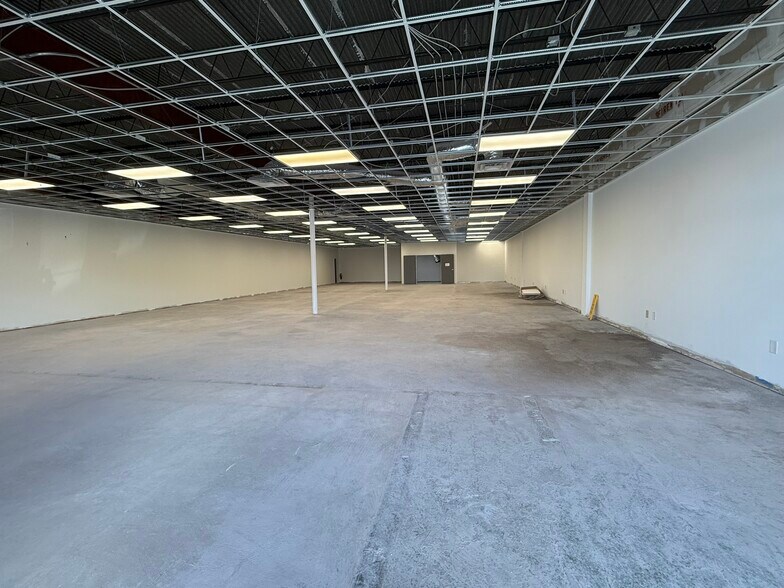 More Photos Of 5640 Rivers Ave, North Charleston General Retail For Lease