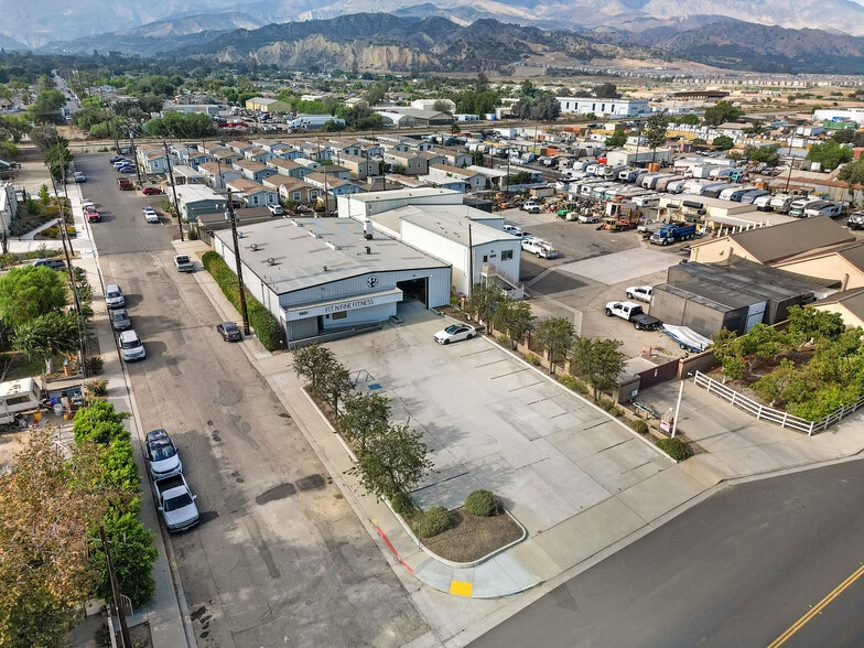 Primary Photo Of 1301 E Main St, Santa Paula Service For Sale
