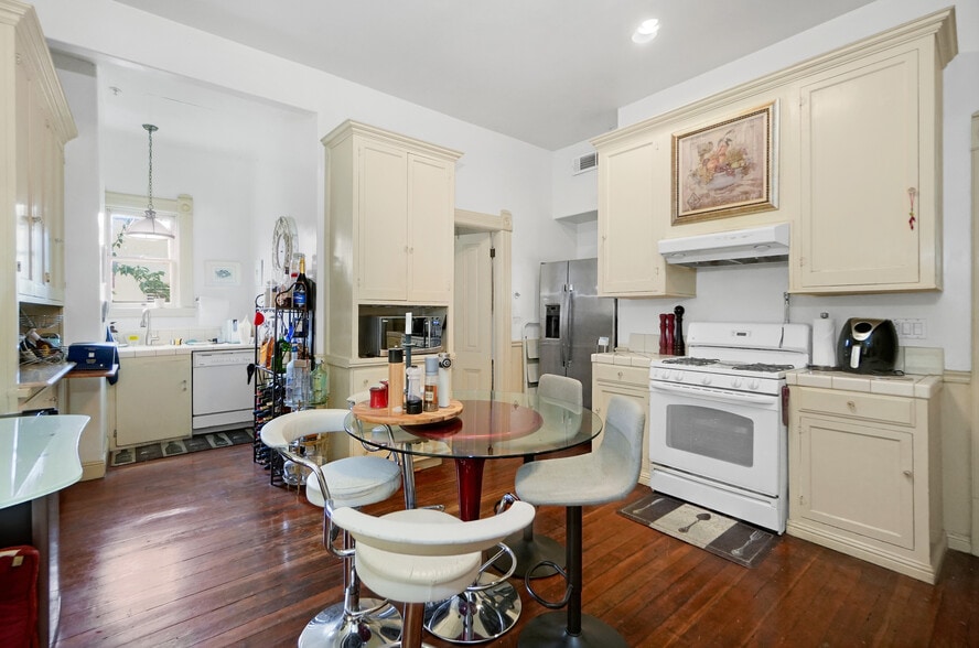 More Photos Of 742 B St, Hayward Restaurant For Sale