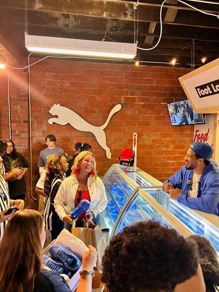 More Photos Of 901 N Pennsylvania St, Indianapolis Freestanding For Lease