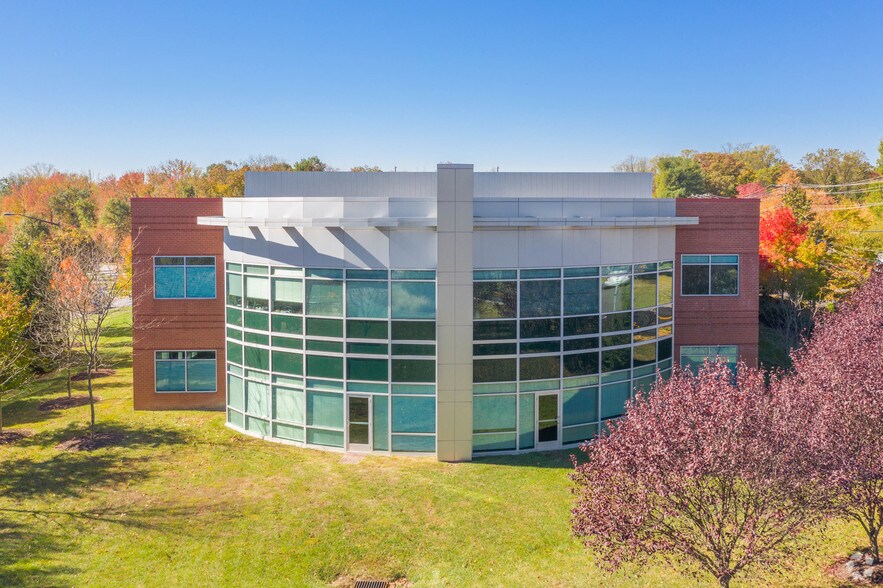 More Photos Of 8920 Stephens Rd, Laurel Office For Lease