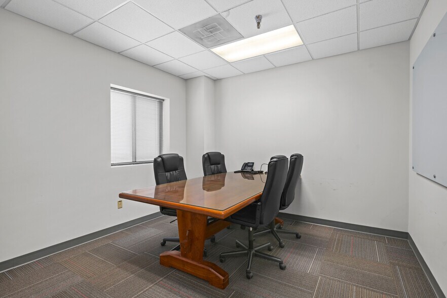 More Photos Of 43880 Commerce Ave, Hollywood Warehouse For Sale