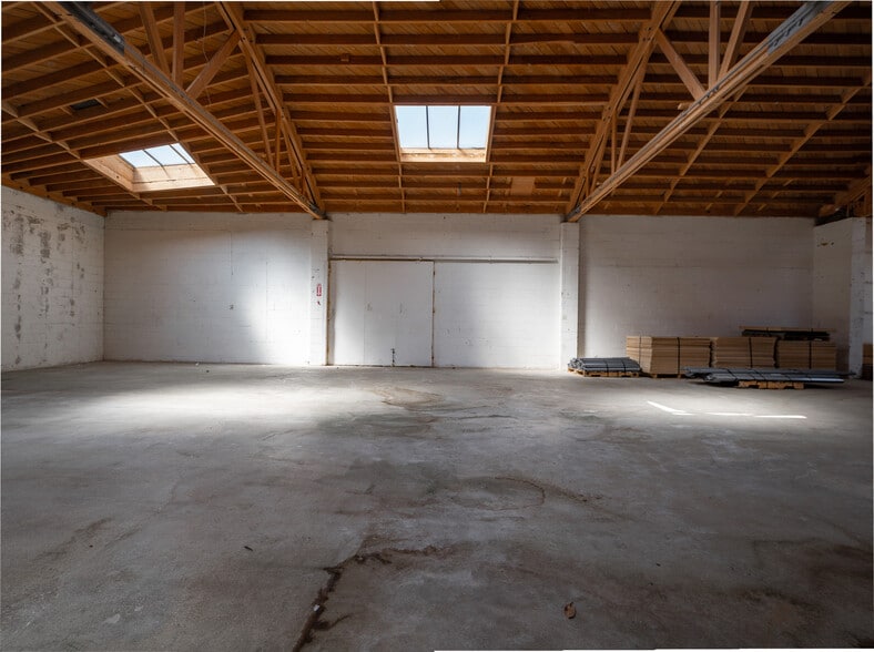 More Photos Of 3028 Dolores St, Los Angeles Manufacturing For Lease