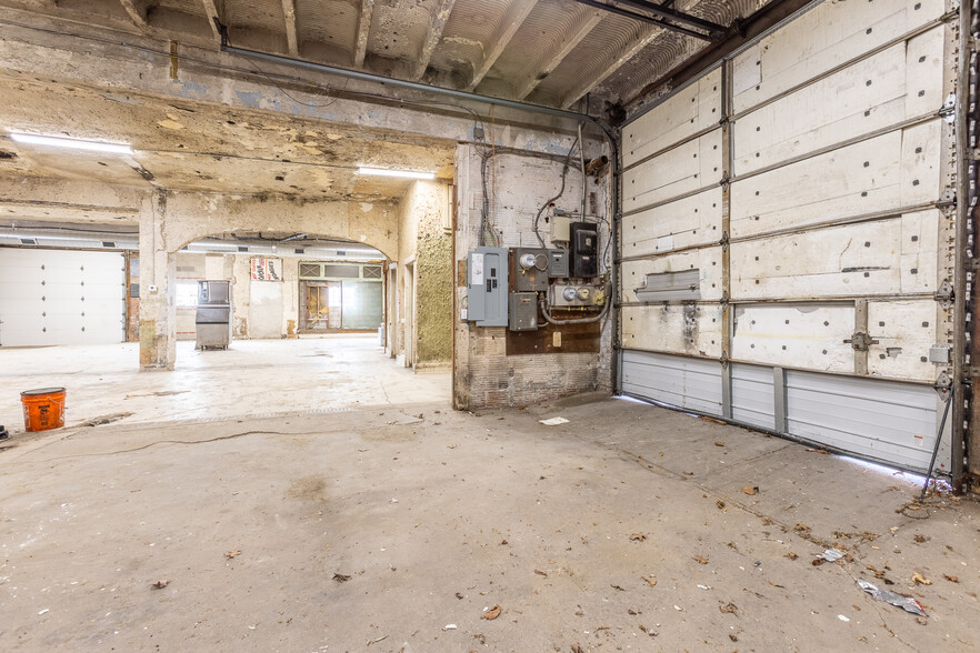 More Photos Of 401 E Warrington Ave, Pittsburgh Manufacturing For Lease
