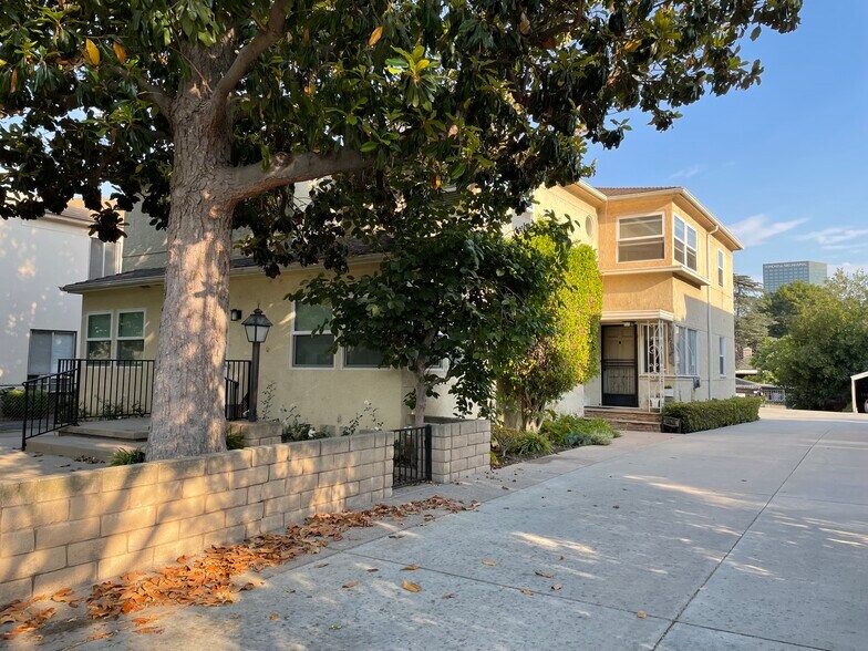 More Photos Of 10634 Whipple St, Toluca Lake Apartments For Sale