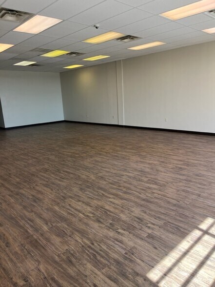 More Photos Of 11601 Pellicano Dr, El Paso Unknown For Lease