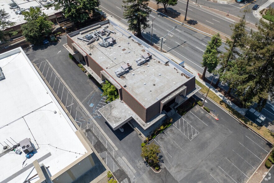 More Photos Of 5670-5672 Almaden Expy, San Jose Freestanding For Lease