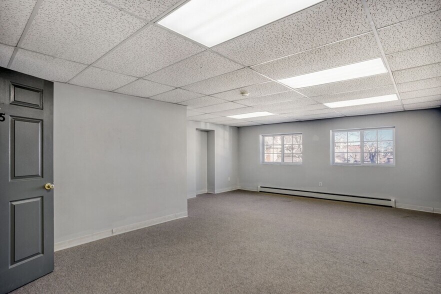 More Photos Of 422 21st St, Denver Office For Sale