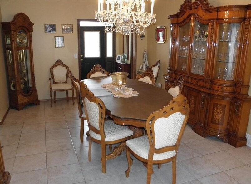 More Photos Of 158 Lake St, Hamburg General Retail For Sale