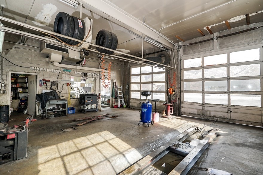 More Photos Of 3707 Quincy Ave, Ogden Auto Repair For Sale