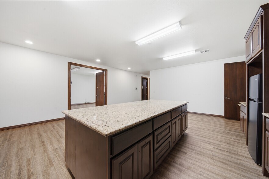 More Photos Of 370690 E Old Highway 64, Cleveland Office For Sale