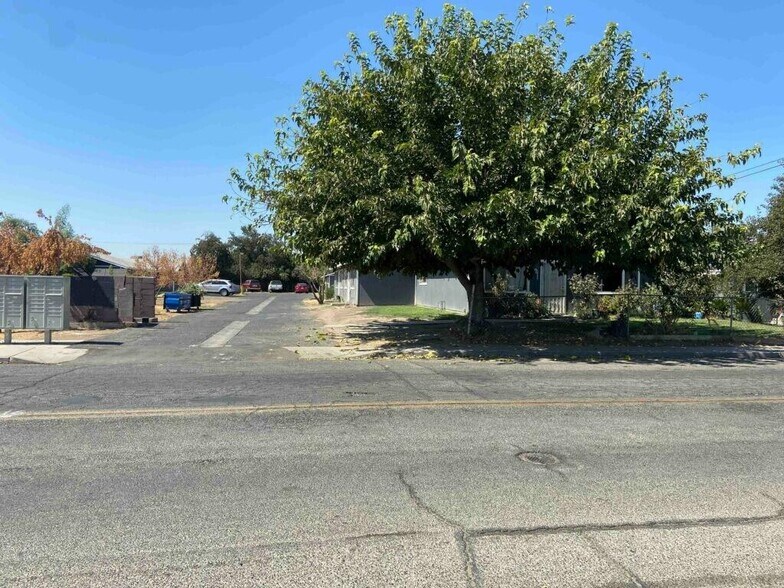 More Photos Of 915 N Rinaldi St, Visalia Apartments For Sale