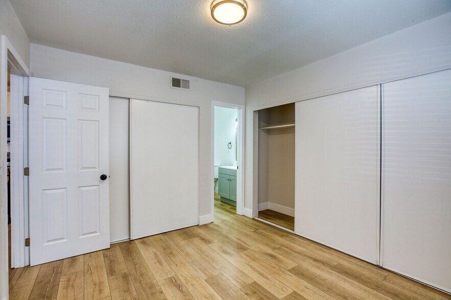 More Photos Of 317 S 9th St, Las Vegas Apartments For Sale