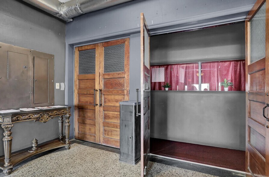 More Photos Of 111 S Walnut St, Edinburgh Theater Concert Hall For Sale