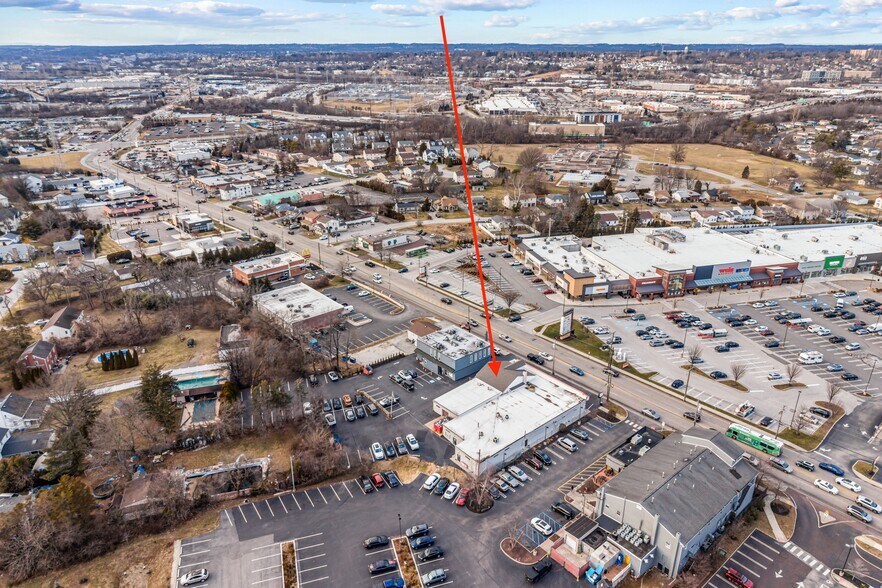 More Photos Of 113-115 W Ridge Pike, Conshohocken Storefront For Lease