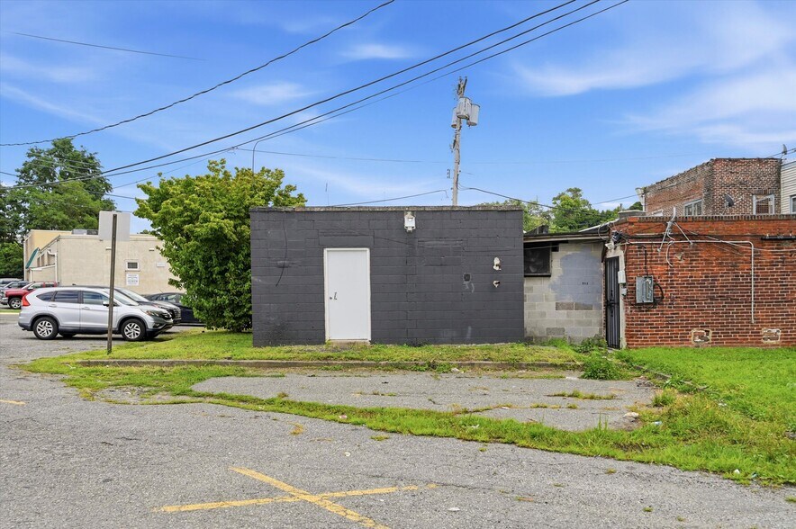 More Photos Of 806 Powell Ave, Darby Office For Sale