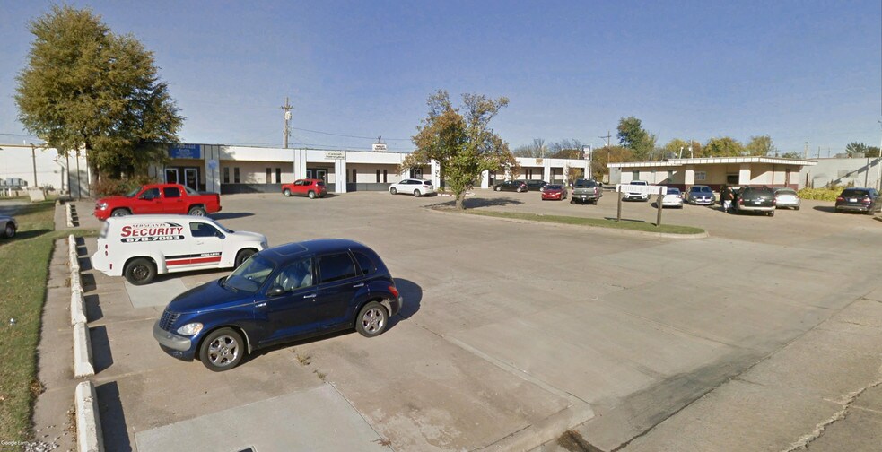 More Photos Of 1103 SW C Ave, Lawton Office For Lease