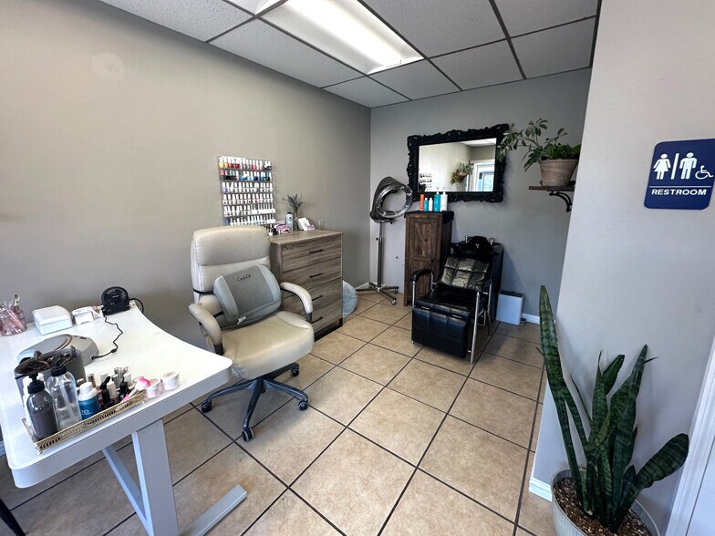 More Photos Of 511 Henderson St, Eureka Storefront Retail Residential For Sale