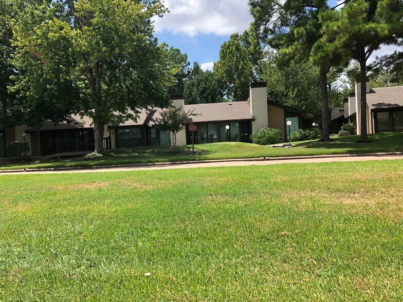 More Photos Of 14339 Torrey Chase Blvd, Houston Loft Creative Space For Lease