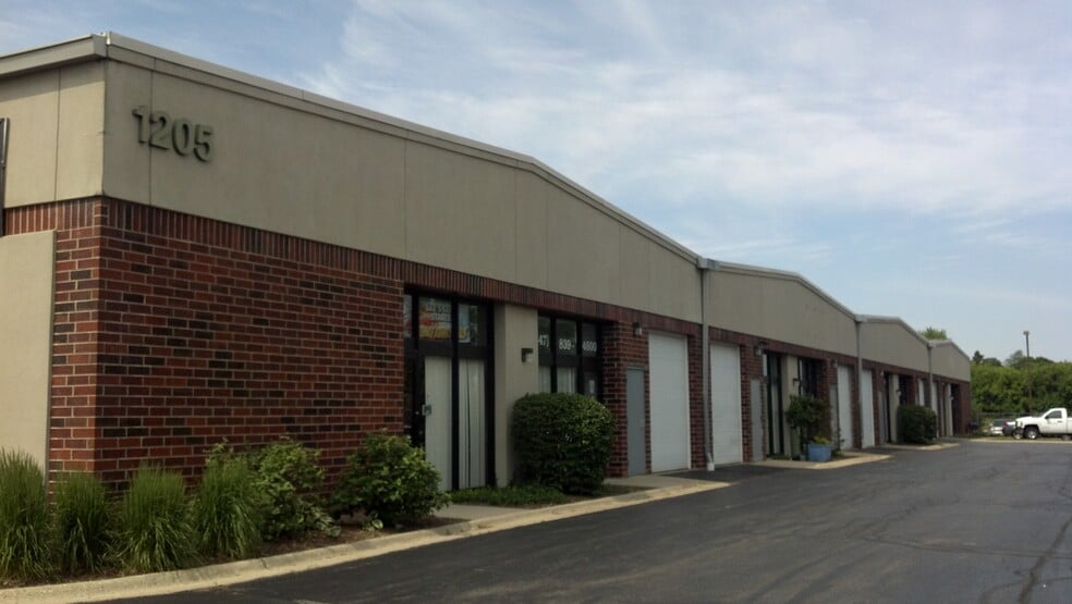 Primary Photo Of 1205 Karl Ct, Wauconda Warehouse For Lease
