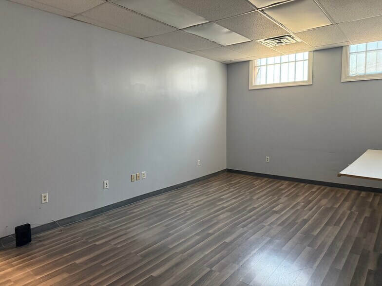 More Photos Of 347 Wyoming Ave, Wyoming Medical For Lease