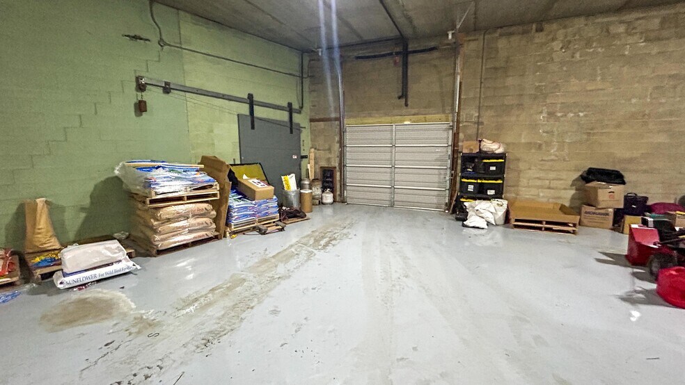 More Photos Of 407 2nd Ave NW, Rochester Light Distribution For Lease