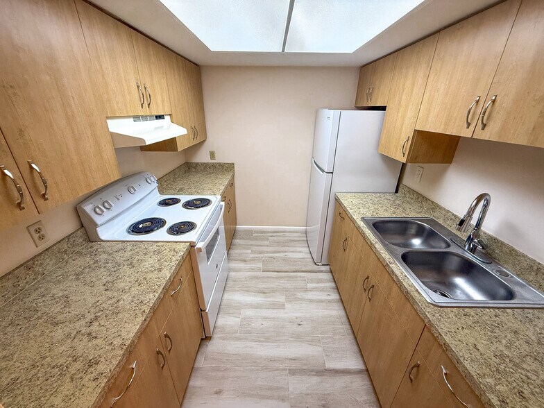 More Photos Of 604 SW 35th St, Palm City Apartments For Sale