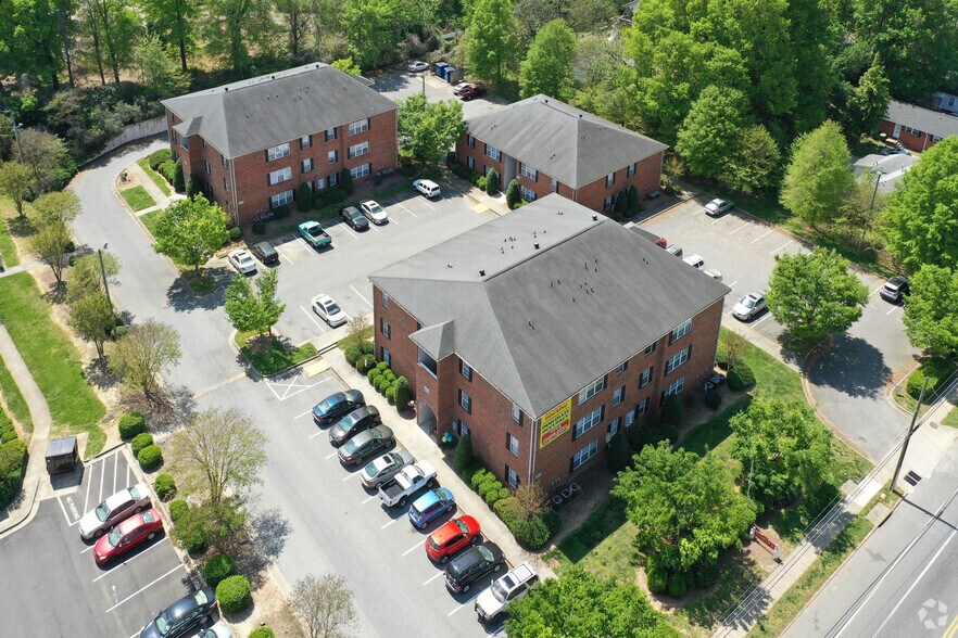 More Photos Of 1911-1923 Spring Garden St, Greensboro Apartments For Sale