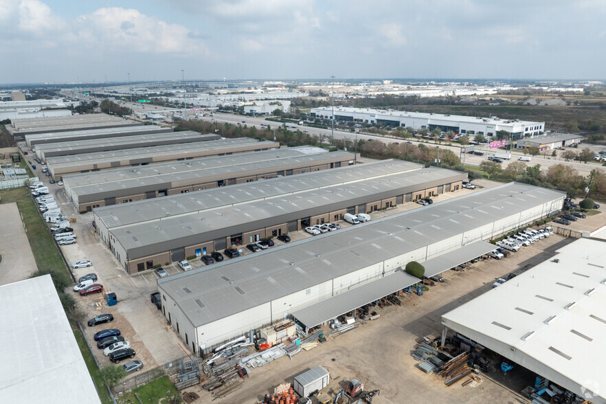 More Photos Of 5829 W Sam Houston Pky N, Houston Unknown For Lease